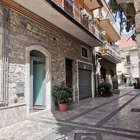 Luxury Apartment Carmen N 2 Centro Storico Di Таормина Екстериор снимка
