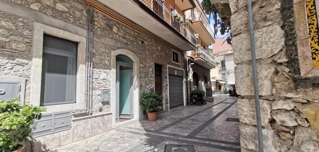 Luxury Apartment Carmen N 2 Centro Storico Di Таормина Екстериор снимка